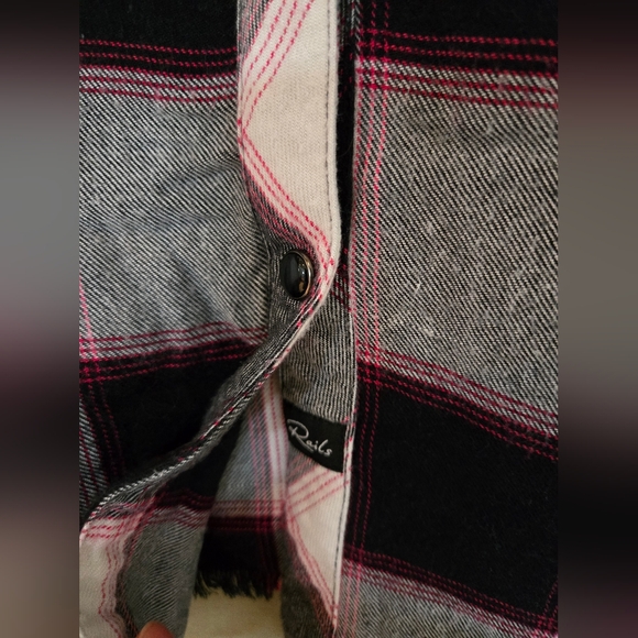 Rails | Leo White Midnight Magenta Frayed Hem Snap Button Flannel Shirt, Size L - Picture 10 of 10